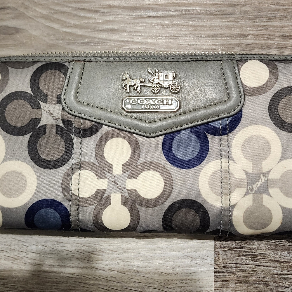 Vintage Coach Signature Horse & Carriage Patterned Cloth Wallet - Picture 7 of 8